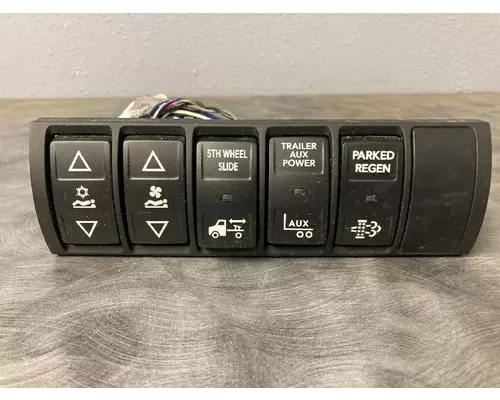INTERNATIONAL LT625 Dash  Console Switch
