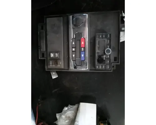 INTERNATIONAL LT625 Dash  Console Switch