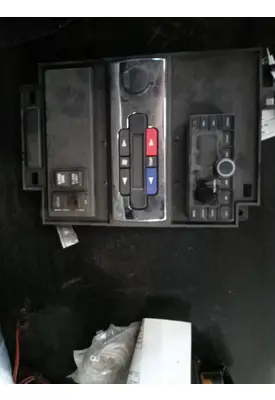 INTERNATIONAL LT625 Dash / Console Switch