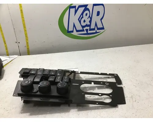 INTERNATIONAL LT625 Dash  Console Switch