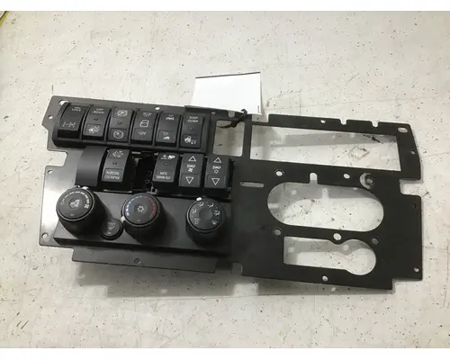 INTERNATIONAL LT625 Dash  Console Switch