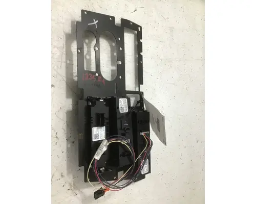 INTERNATIONAL LT625 Dash  Console Switch