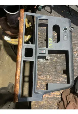 INTERNATIONAL LT625 Dash Panel