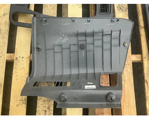 INTERNATIONAL LT625 Dash Panel