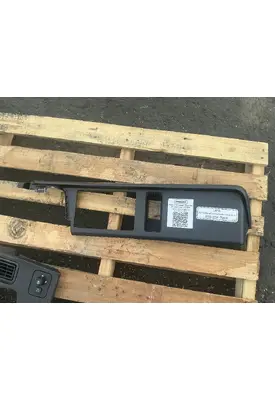 INTERNATIONAL LT625 Dash Panel