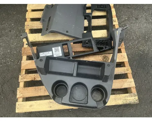 INTERNATIONAL LT625 Dash Panel