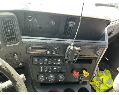 INTERNATIONAL LT625 Dash Panel