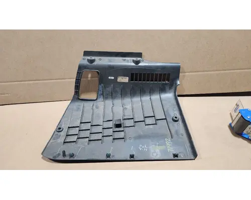 INTERNATIONAL LT625 Dash Trim Panel 122