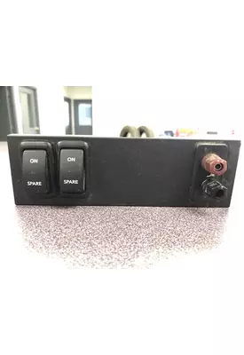 INTERNATIONAL LT625 Dash/Console Switch