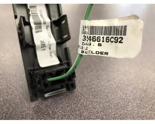 INTERNATIONAL LT625 DashConsole Switch