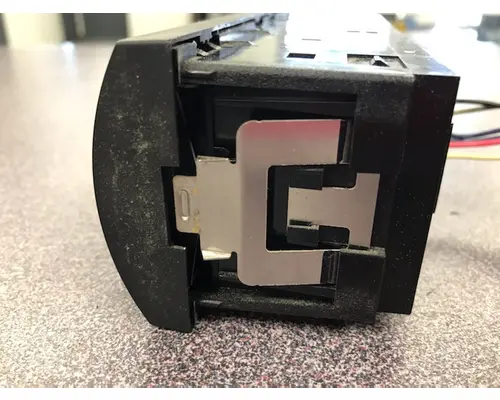 INTERNATIONAL LT625 DashConsole Switch