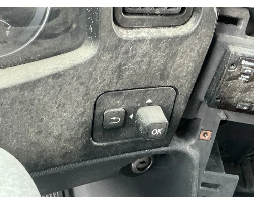 INTERNATIONAL LT625 DashConsole Switch