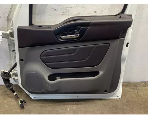 INTERNATIONAL LT625 Door Assembly, Front