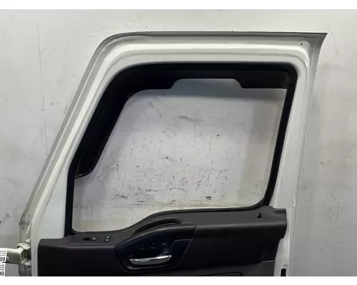 INTERNATIONAL LT625 Door Assembly, Front