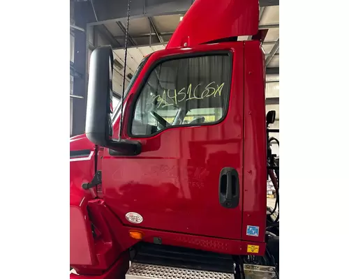INTERNATIONAL LT625 Door Assembly, Front