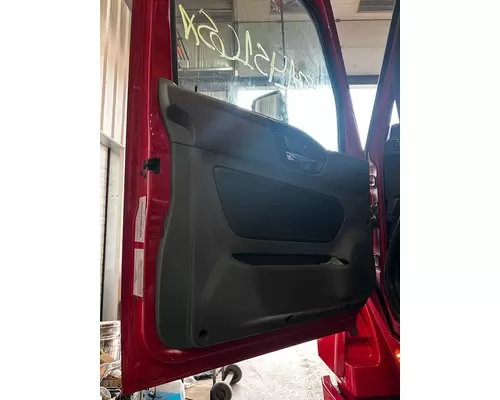 INTERNATIONAL LT625 Door Assembly, Front