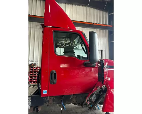 INTERNATIONAL LT625 Door Assembly, Front