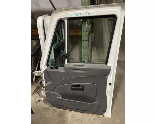 INTERNATIONAL LT625 Door Assembly, Front