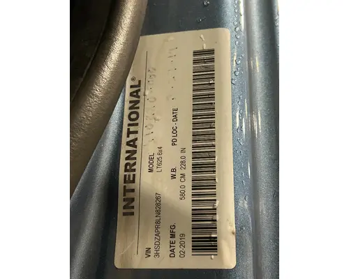 INTERNATIONAL LT625 Door Assembly, Front