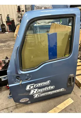 INTERNATIONAL LT625 Door Assembly, Front