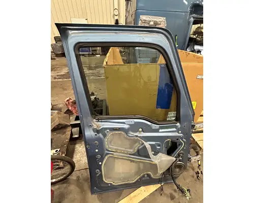 INTERNATIONAL LT625 Door Assembly, Front