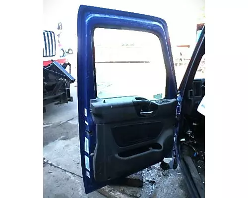 INTERNATIONAL LT625 Door Assembly, Front