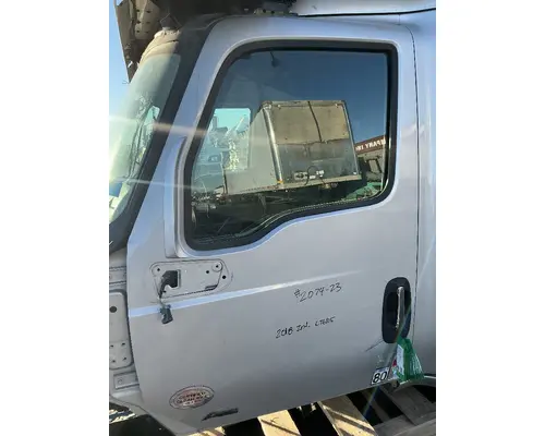 INTERNATIONAL LT625 Door Assembly, Front