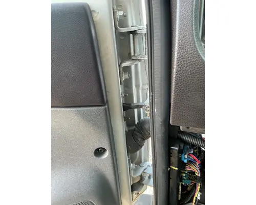 INTERNATIONAL LT625 Door Assembly, Front