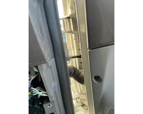 INTERNATIONAL LT625 Door Assembly, Front