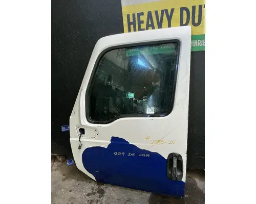 INTERNATIONAL LT625 Door Assembly, Front