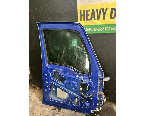 INTERNATIONAL LT625 Door Assembly, Front