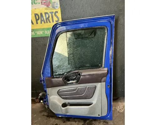 INTERNATIONAL LT625 Door Assembly, Front