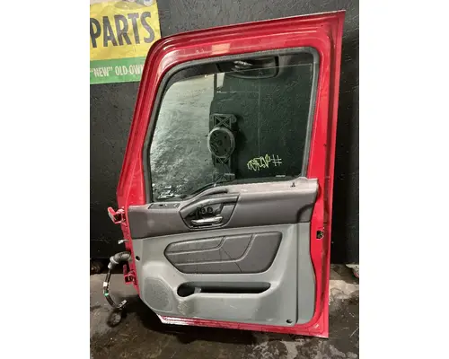 INTERNATIONAL LT625 Door Assembly, Front