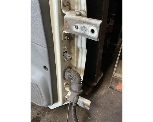 INTERNATIONAL LT625 Door Assembly, Front