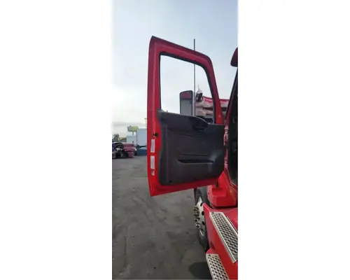 INTERNATIONAL LT625 Door Assembly, Front