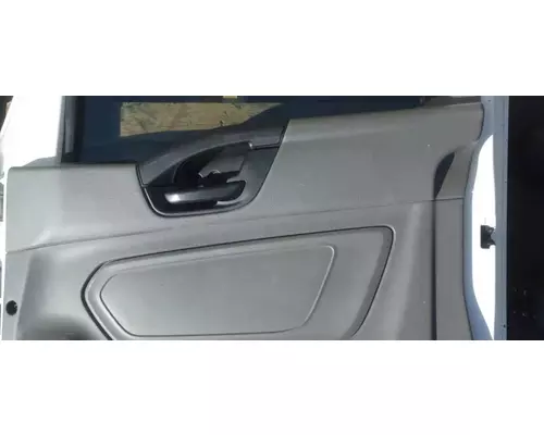 INTERNATIONAL LT625 Door Assembly, Front