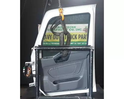 INTERNATIONAL LT625 Door Assembly, Front