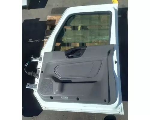 INTERNATIONAL LT625 Door Assembly, Front