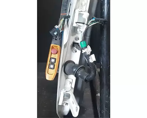 INTERNATIONAL LT625 Door Assembly, Front