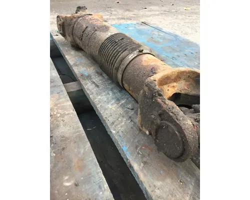 INTERNATIONAL LT625 Drive Shaft, Rear