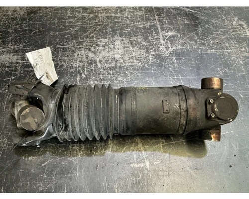INTERNATIONAL LT625 Drive Shaft, Rear