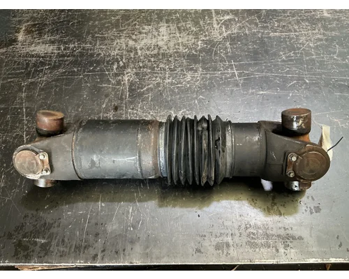 INTERNATIONAL LT625 Drive Shaft, Rear