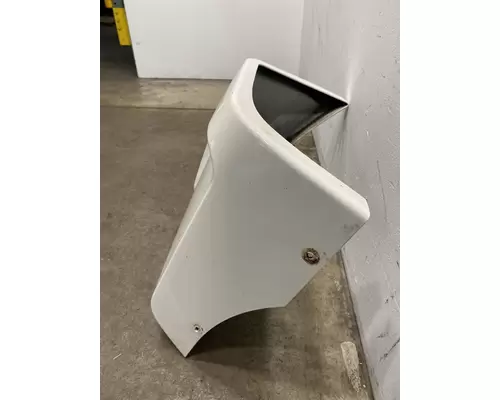 INTERNATIONAL LT625 Fender Extension