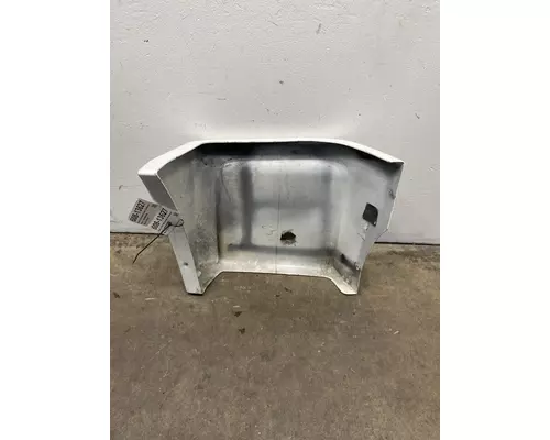 INTERNATIONAL LT625 Fender Extension