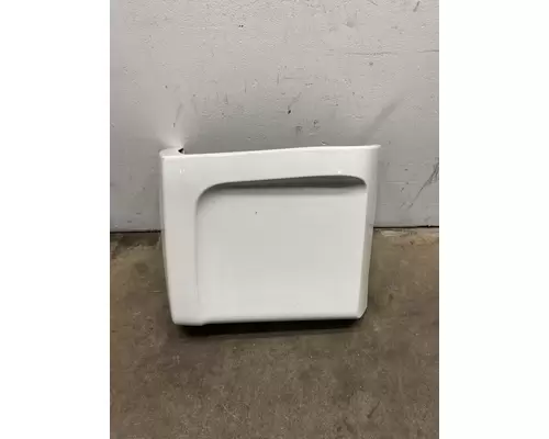 INTERNATIONAL LT625 Fender Extension