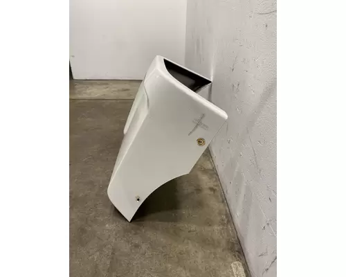 INTERNATIONAL LT625 Fender Extension