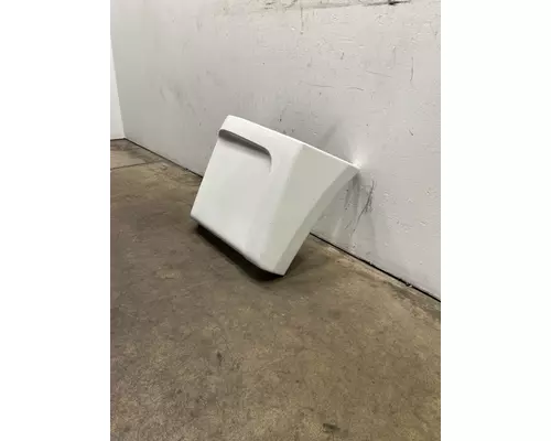 INTERNATIONAL LT625 Fender Extension