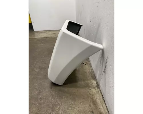 INTERNATIONAL LT625 Fender Extension