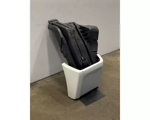 INTERNATIONAL LT625 Fender Extension