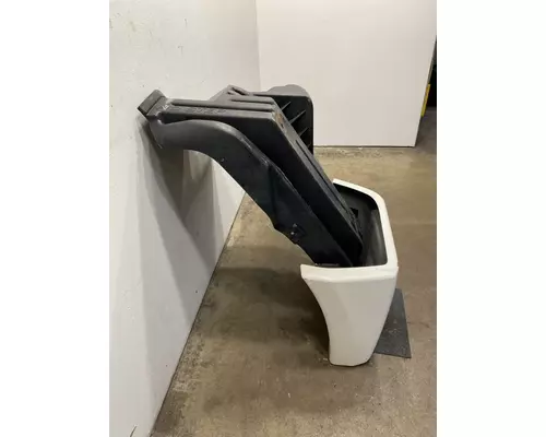 INTERNATIONAL LT625 Fender Extension